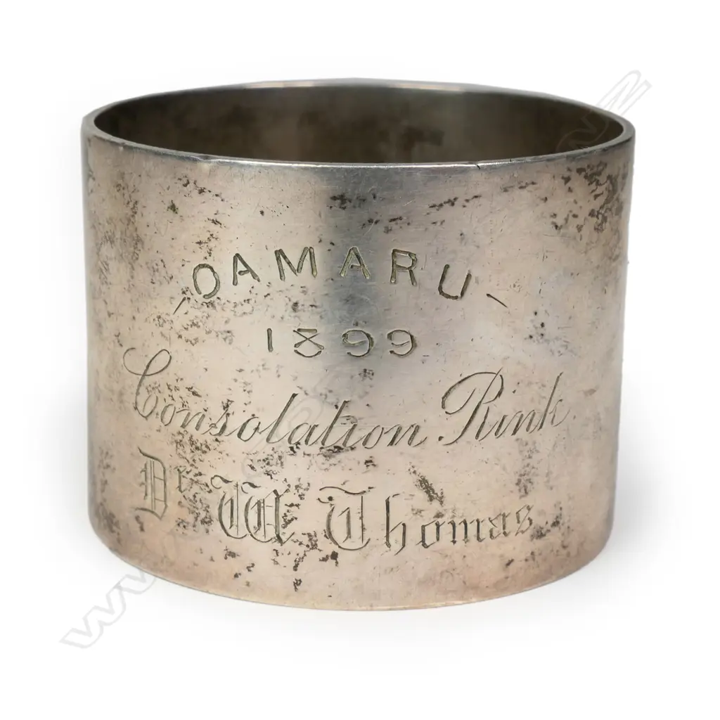 J. Moss (Timaru) silver napkin ring, Image 1++
